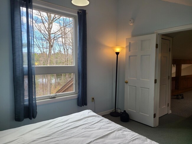 Building Photo - Live On The Water! 3 Bedroom House For Rent