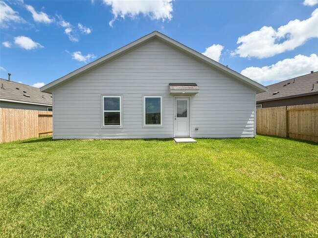 Building Photo - 327 Kingston Wy