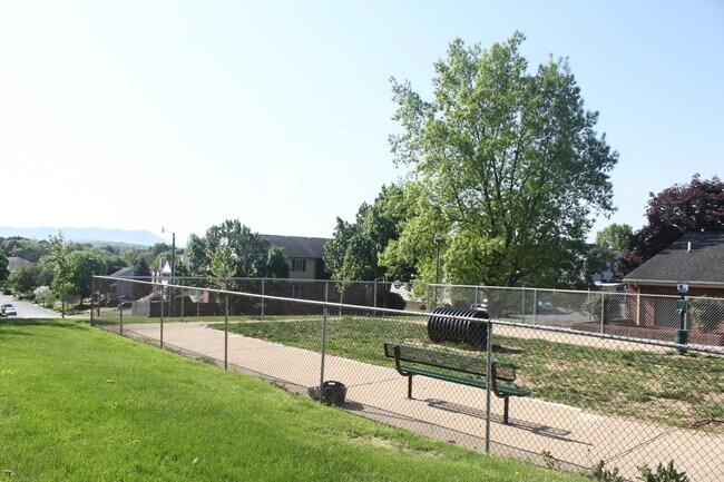 Primary Photo - 2 bedroom Condo for rent! Available this A...