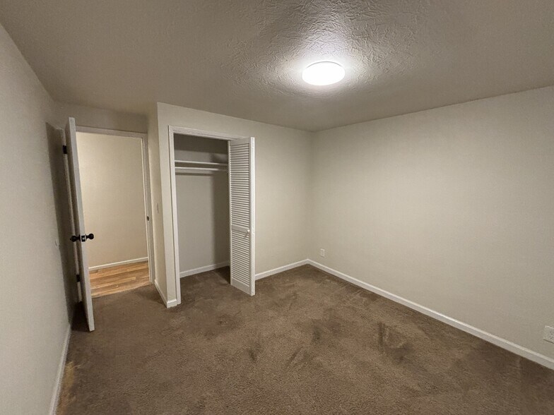 Building Photo - 1137 NW Dixon St