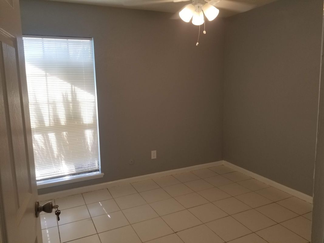Building Photo - 8806 Trailridge Forest Dr