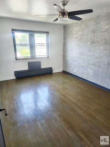 Building Photo - 44 STREET