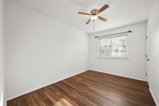 Building Photo - 12329 Limerick Ave