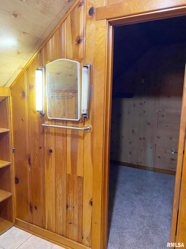 Building Photo - 303 Central St