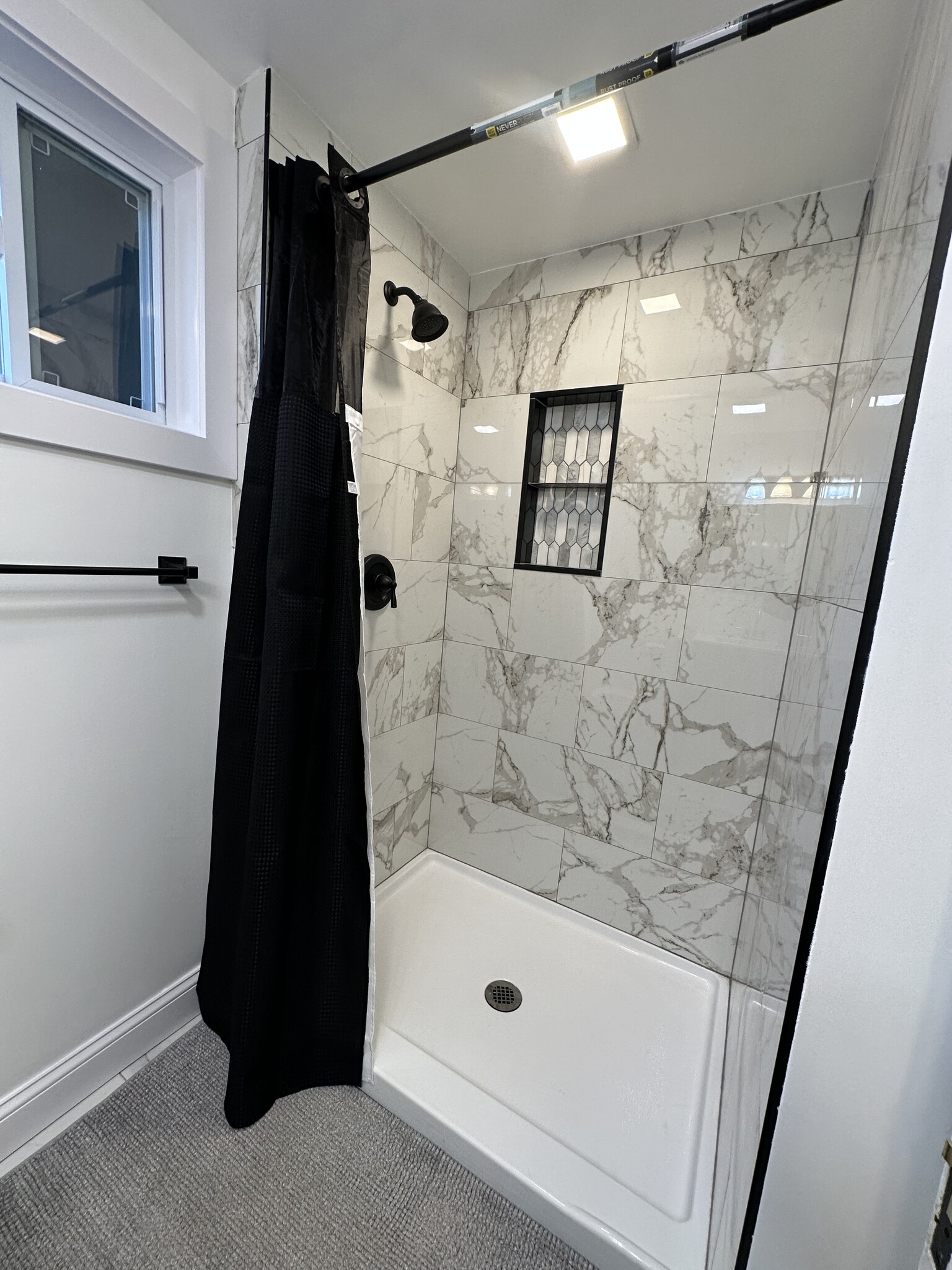 Building Photo - 545 Putnam Pike