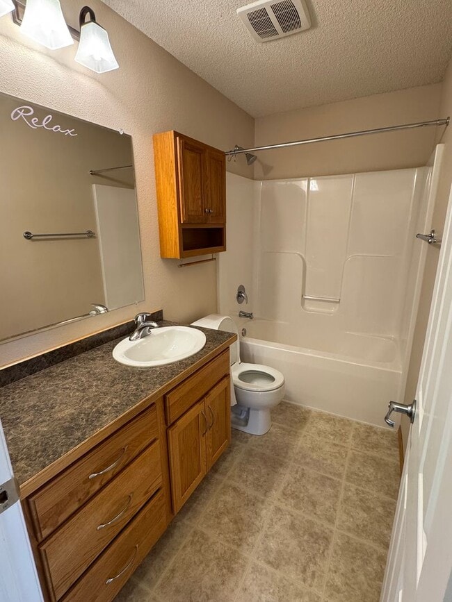 Building Photo - Beautiful Home in NW Mandan for Rent