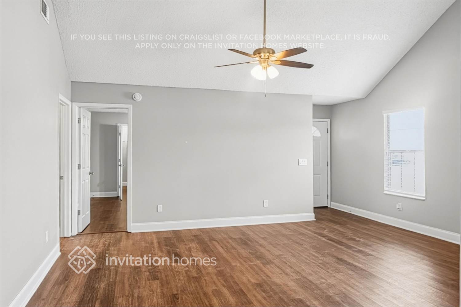Building Photo - 3434 Coachlight Dr