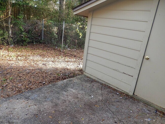 Building Photo - 3200 Nekoma Ln