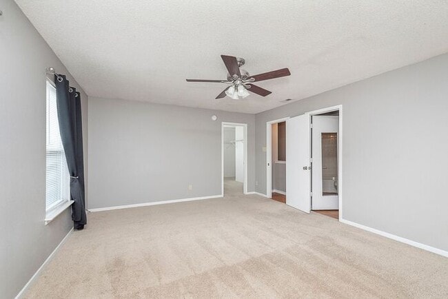 Building Photo - Great 3 Bedroom, 2 1/2 Bath Home in Cameron Meadows Subdivision!