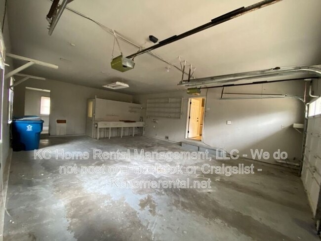 Building Photo - 6809 Marty St