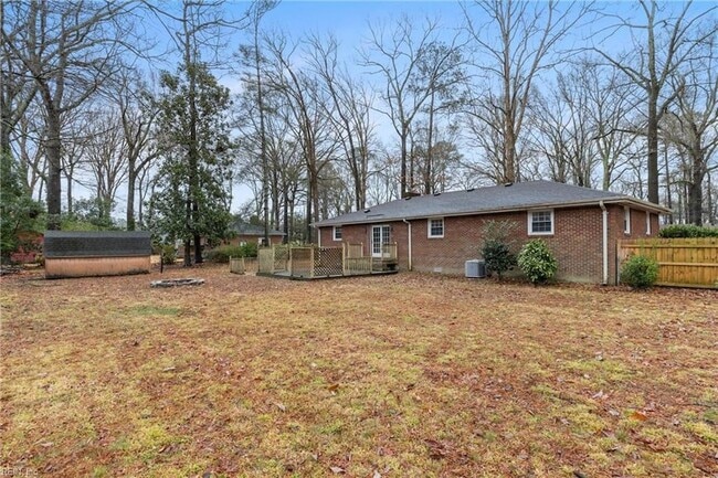 Building Photo - 5712 Oak Terrace Dr