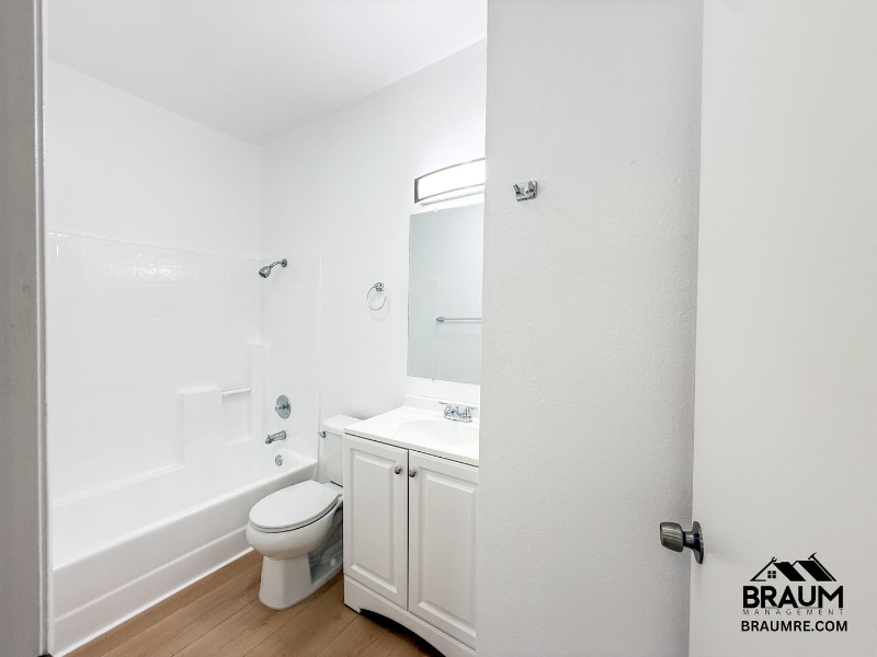 Building Photo - 11459 Collins St