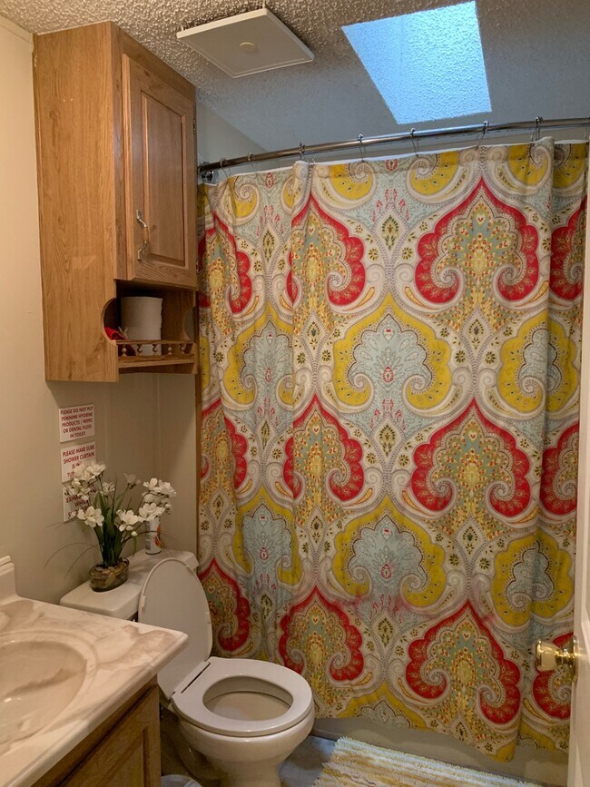 Building Photo - Furnished spacious 3/2.5 home. Corporate a...
