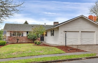 Building Photo - 11500 SW Fairfield St