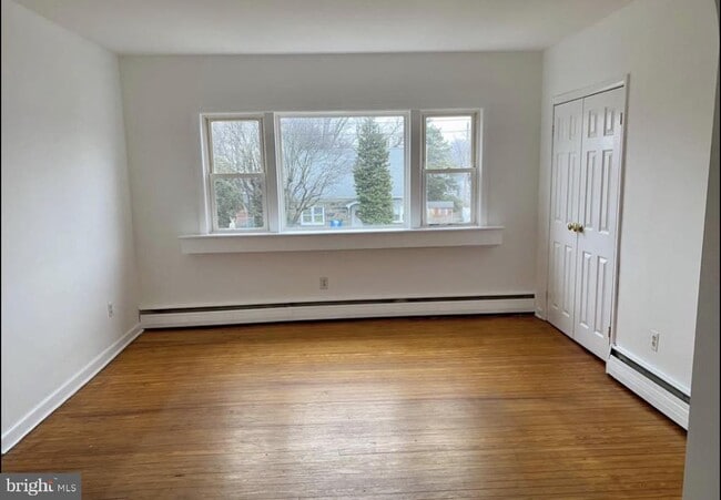 Building Photo - 672 Colwell Rd