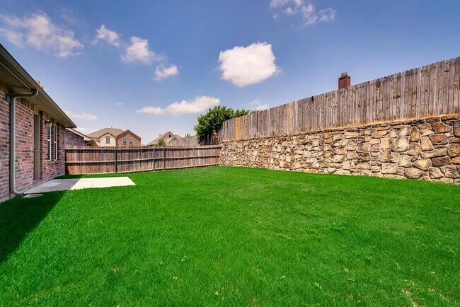 Building Photo - 10534 Midway Dr