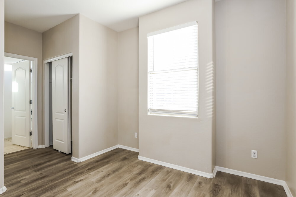 Building Photo - 865 E Stottler Dr
