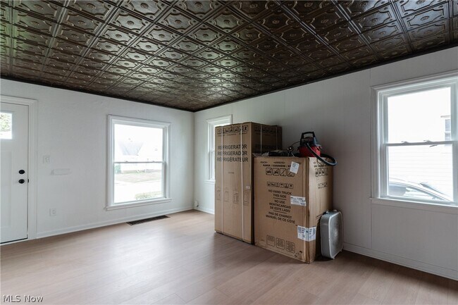 Building Photo - 10201 Grace Ave