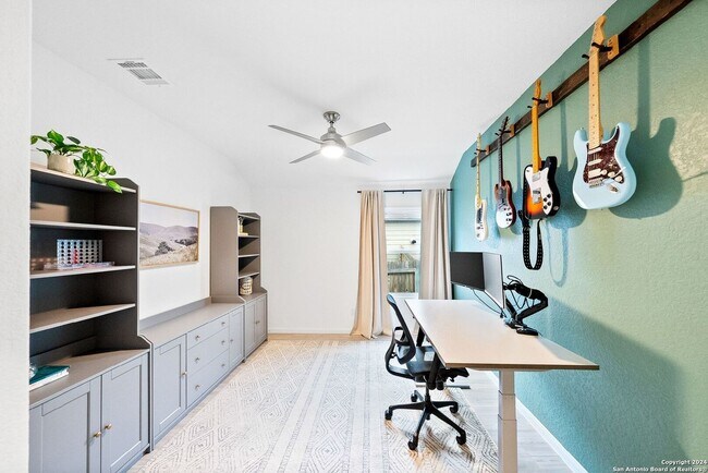 Building Photo - Inviting and Elegant One-Story Ranch Home