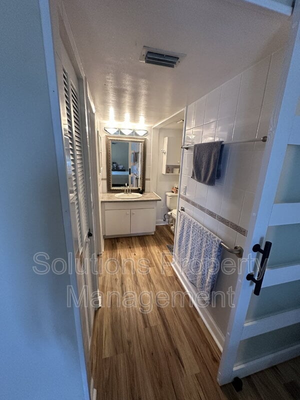 Building Photo - 100 Canebreakers Dr