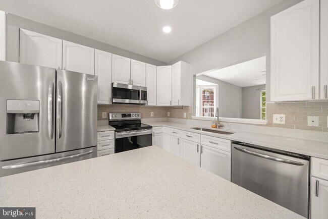 Building Photo - 154 Fieldstone Ct