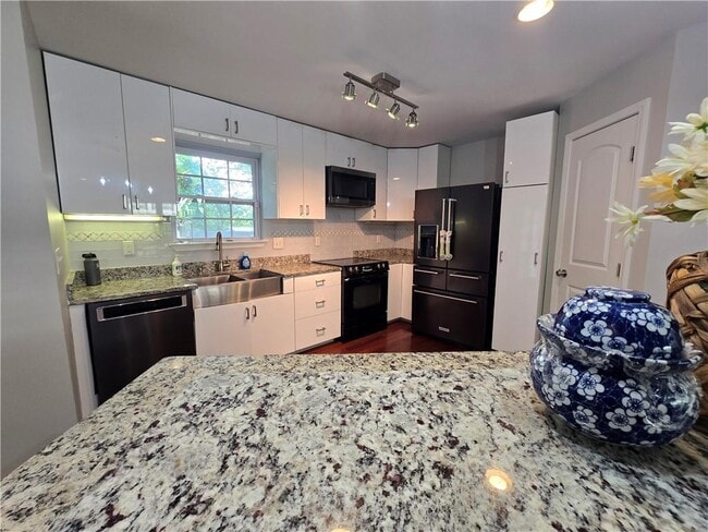 Building Photo - 2616 Boland Dr NE