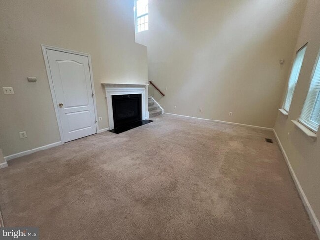 Building Photo - 12 Rivers Edge Terrace