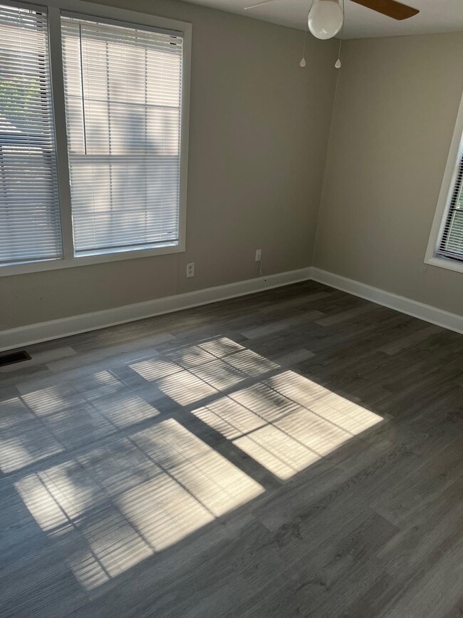 Building Photo - 229 S Lipona Rd