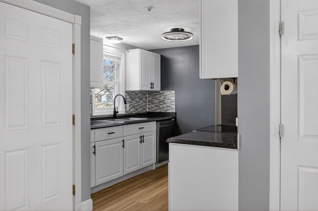 Building Photo - 213 Bayberry Hill Ln