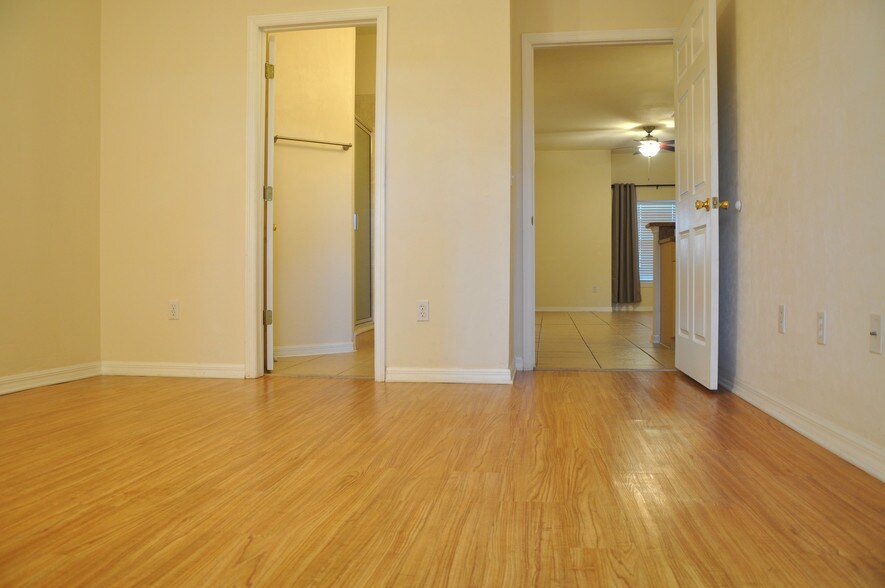 Building Photo - 358 SW 145th Dr