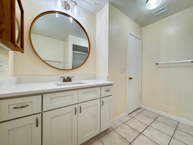 Building Photo - Charming 3 Bed/2 Bath Single Family Home in Winter Park!