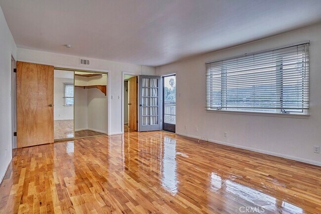 Building Photo - 2751 Batson Ave