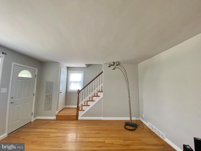 Building Photo - 404 New Rd