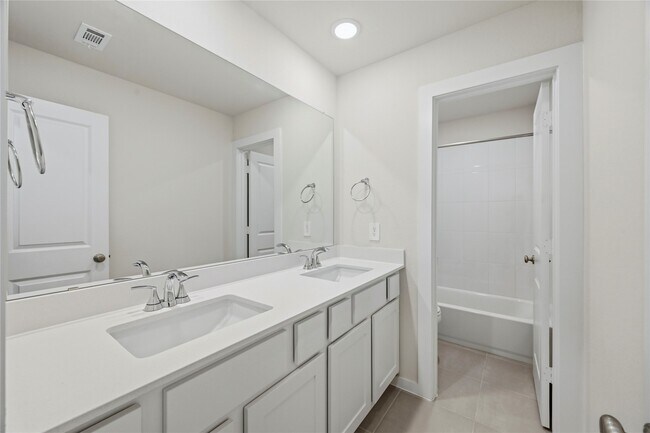 Building Photo - 29821 Ellwood Ln