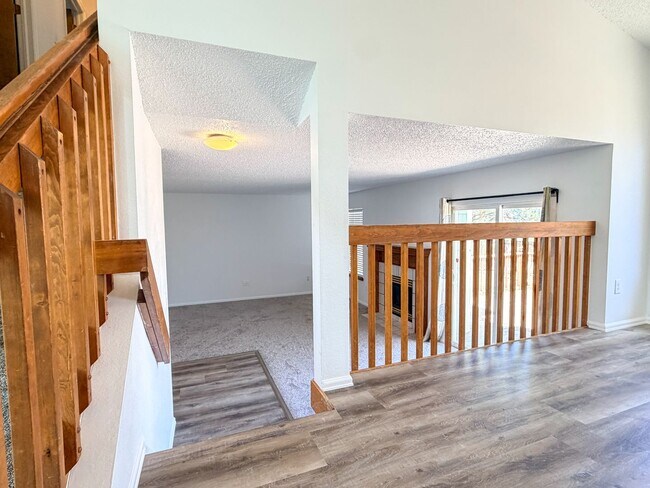 Building Photo - Single-Family Home in Littleton!