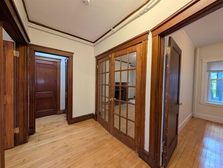 Building Photo - 10 Humboldt St