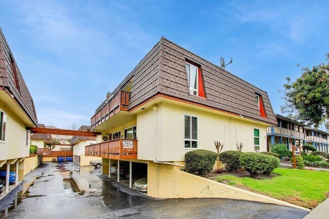 Building Photo - 1279 Ayala Dr