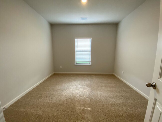 Building Photo - 4 bedroom 2 bath in Somerville built in 2023