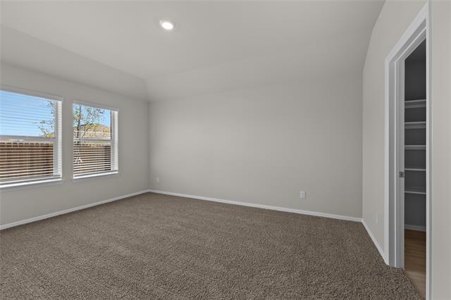 Building Photo - 552 Crestridge Dr N
