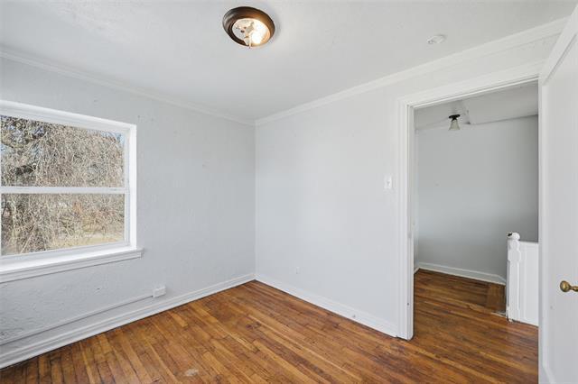 Building Photo - 305 W Morton St