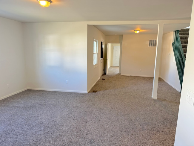 Building Photo - 2601 Elmo Ave