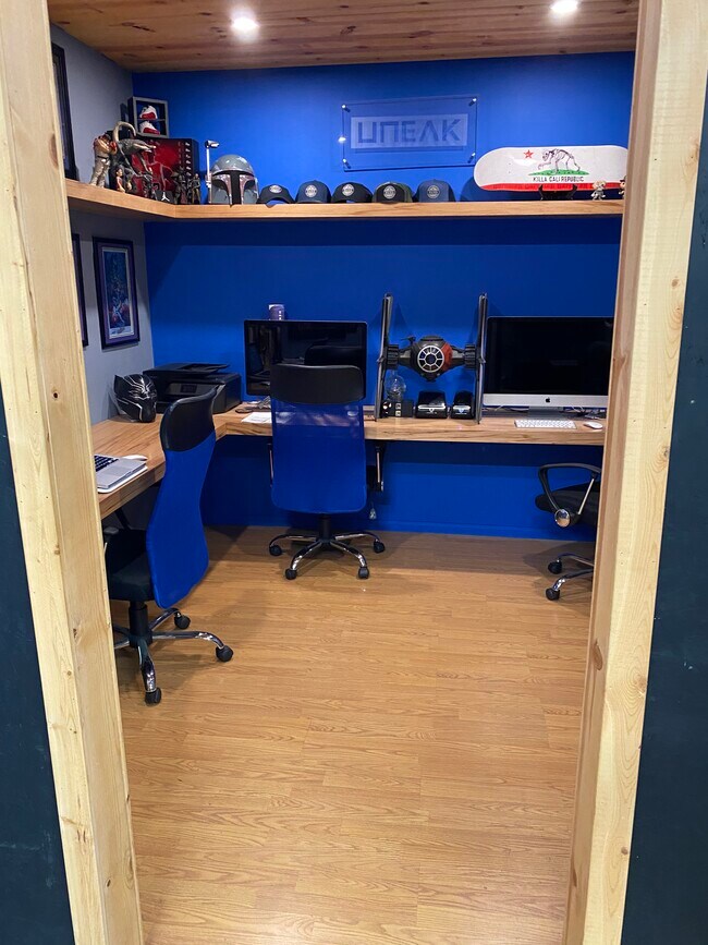 Building Photo - 120 N Pacific St