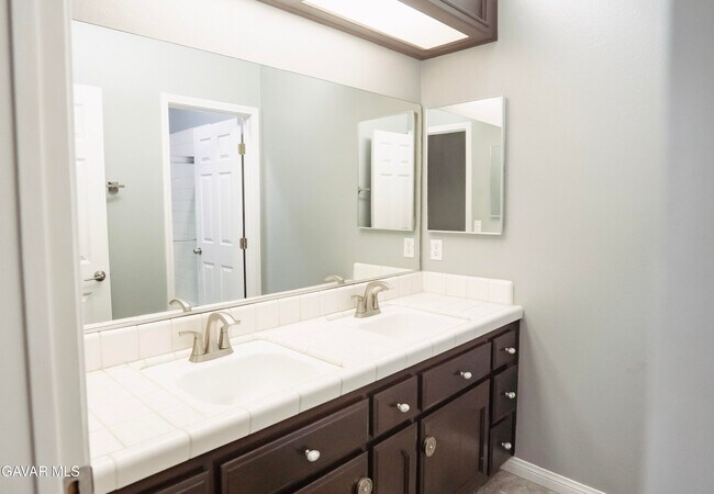 Building Photo - 43632 Colony Dr