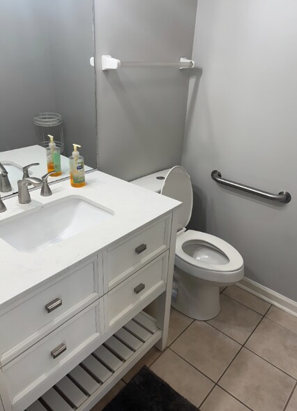 Building Photo - 561 Brookside Ct