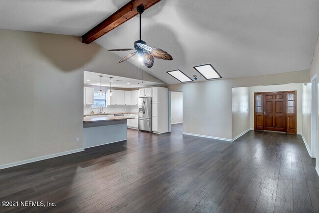 Building Photo - 4518 Crosstie Rd N