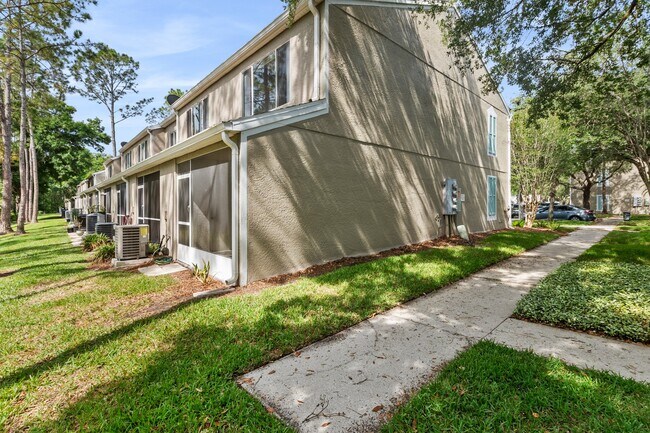 Building Photo - 8671 Hunters Key Cir