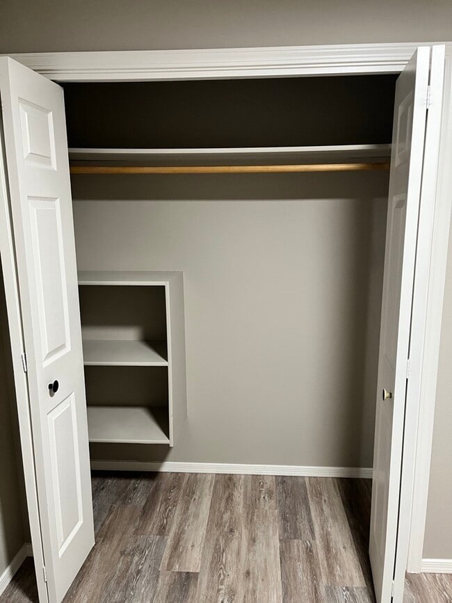 Building Photo - 1025 SE Freedom Cir