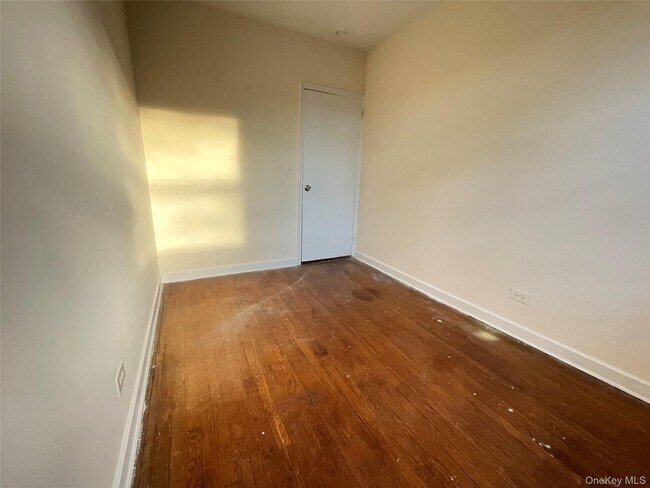 Building Photo - 141 E Hartsdale Ave