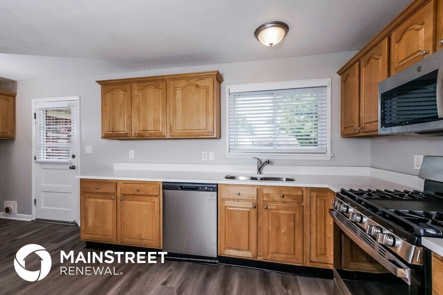 Building Photo - 3600 Ember Cir