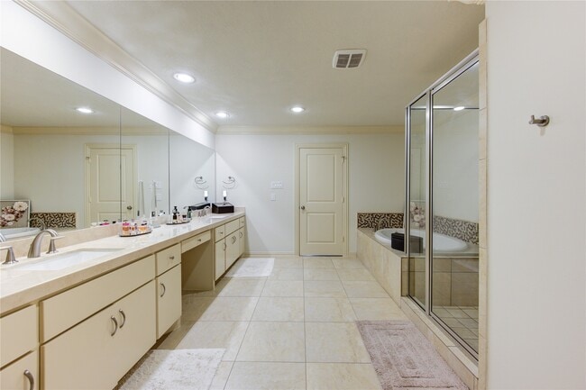 Building Photo - 13431 Preston Cliff Ct